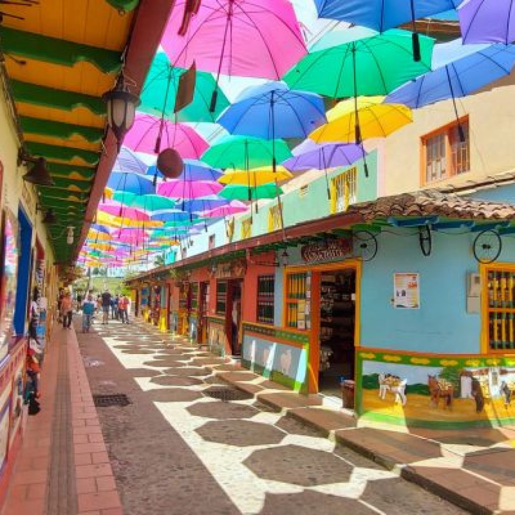 pueblo-guatape