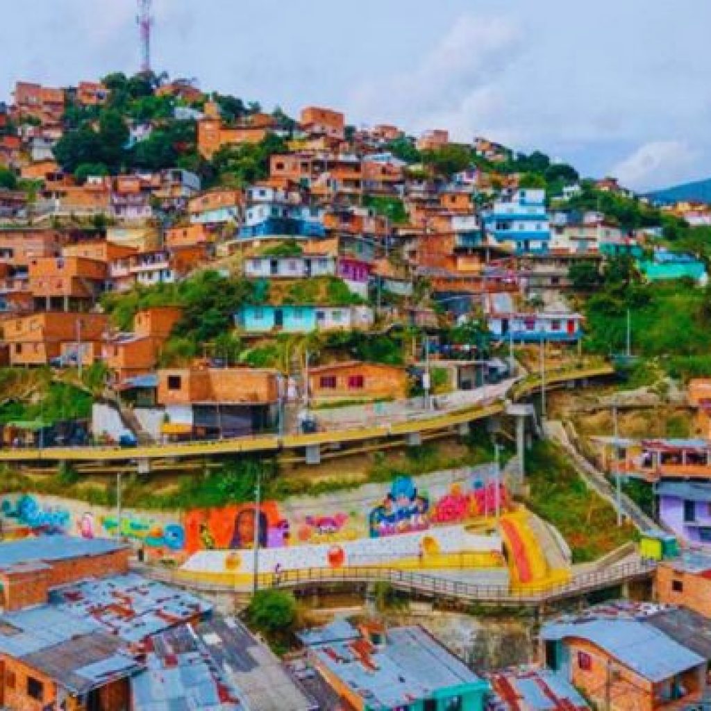 city-tour-medellin-y-comuna13